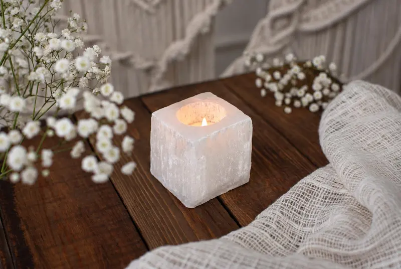 Selenite – candlelight 9