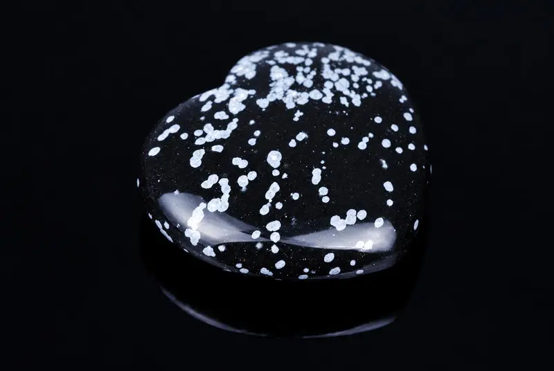 Snowflake obsidian – Heart